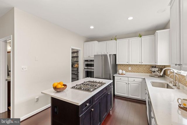 12957 WOOD CRESCENT CIR, Herndon, VA 20171