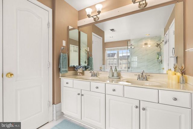 12957 WOOD CRESCENT CIR, Herndon, VA 20171
