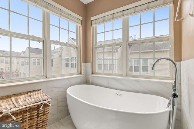 12957 WOOD CRESCENT CIR, Herndon, VA 20171