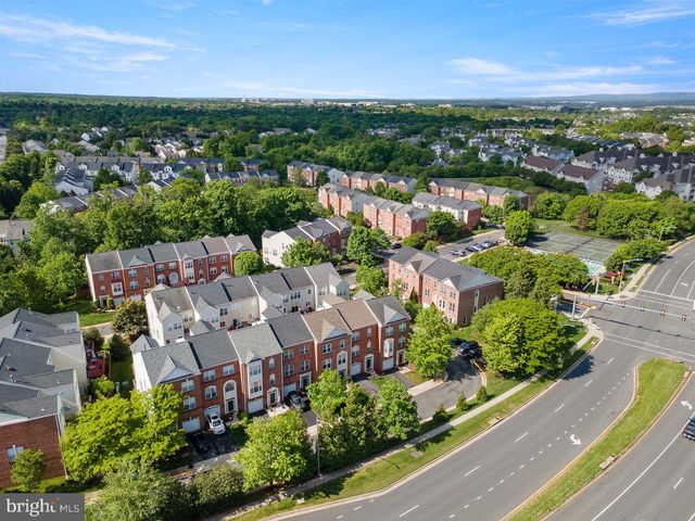 12957 WOOD CRESCENT CIR, Herndon, VA 20171