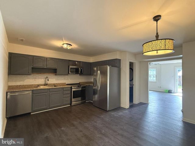 5 BENTLEY CT, Fredericksburg, VA 22408