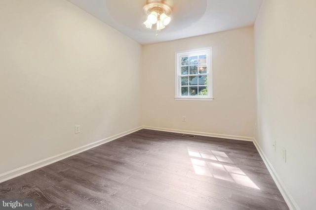 5 BENTLEY CT, Fredericksburg, VA 22408