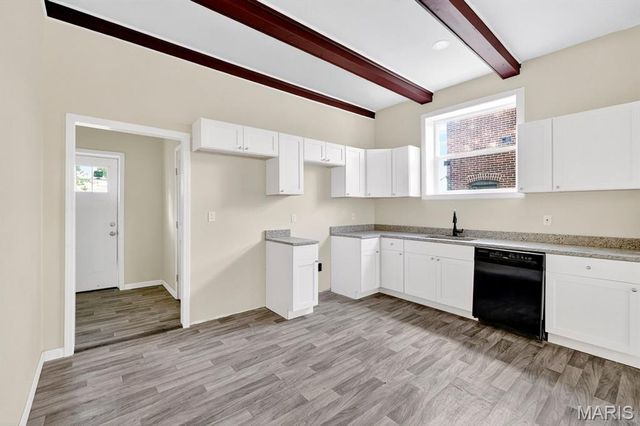 4 Lewis Place, St Louis, MO 63113