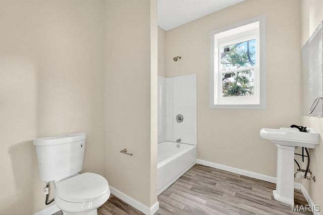 4 Lewis Place, St Louis, MO 63113