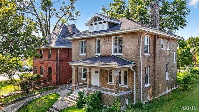 4 Lewis Place, St Louis, MO 63113