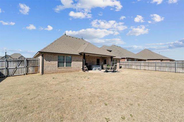 18812 Trailview Way, Edmond, OK 73012