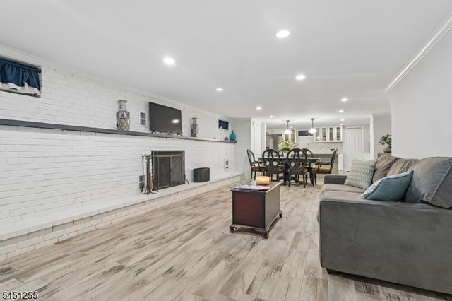 29 N 8Th St, Kenilworth Boro, NJ 07033