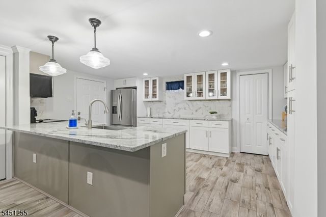 29 N 8Th St, Kenilworth Boro, NJ 07033