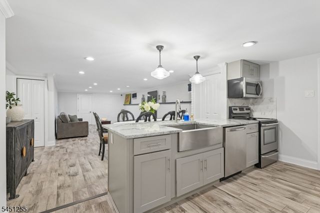 29 N 8Th St, Kenilworth Boro, NJ 07033