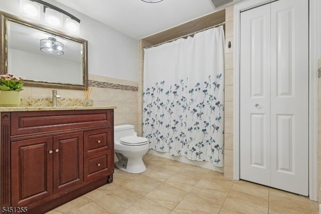 29 N 8Th St, Kenilworth Boro, NJ 07033