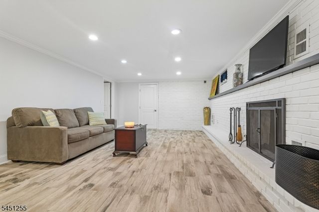 29 N 8Th St, Kenilworth Boro, NJ 07033