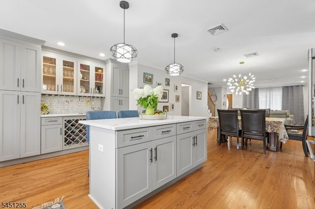 29 N 8Th St, Kenilworth Boro, NJ 07033