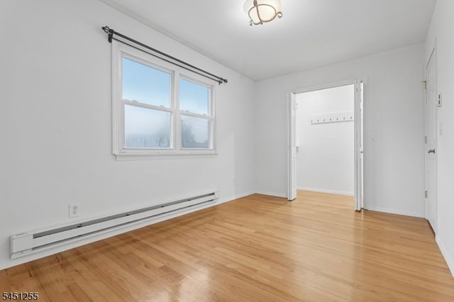29 N 8Th St, Kenilworth Boro, NJ 07033