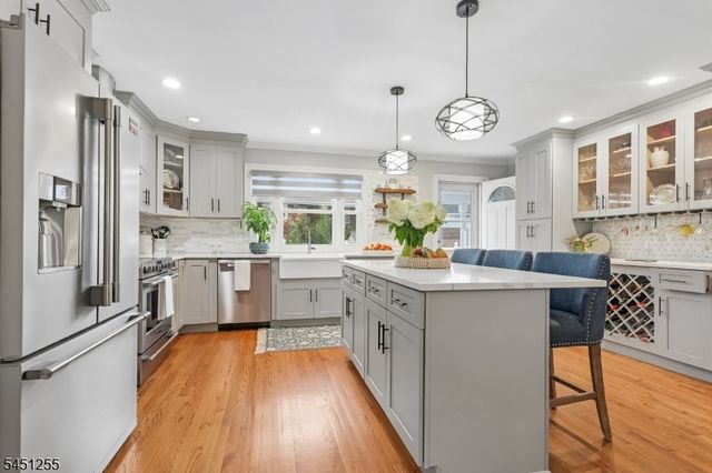 29 N 8Th St, Kenilworth Boro, NJ 07033