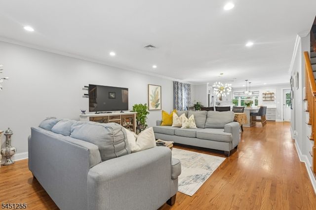 29 N 8Th St, Kenilworth Boro, NJ 07033