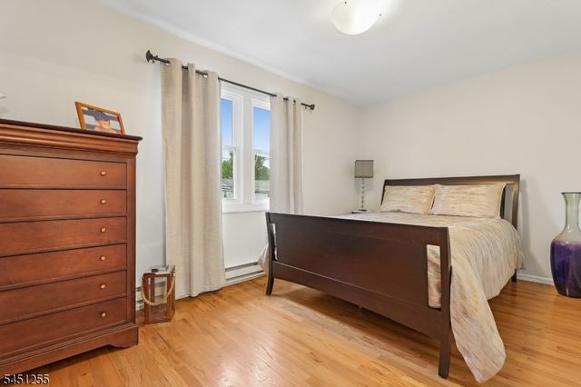 29 N 8Th St, Kenilworth Boro, NJ 07033