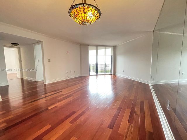 540 Brickell Key Dr 1006, Miami, FL 33131