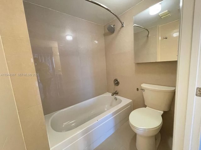 540 Brickell Key Dr 1006, Miami, FL 33131