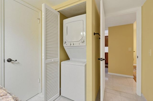10155 Mangrove Drive 101, Boynton Beach, FL 33437