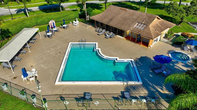 10155 Mangrove Drive 101, Boynton Beach, FL 33437