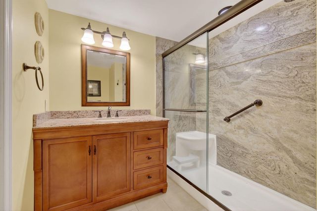 10155 Mangrove Drive 101, Boynton Beach, FL 33437