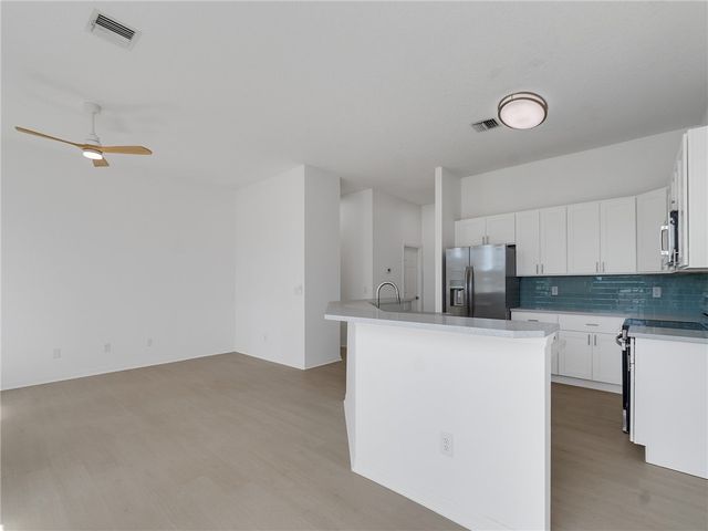 424 53rd Square, Vero Beach, FL 32968