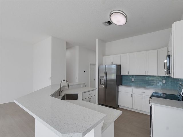 424 53rd Square, Vero Beach, FL 32968