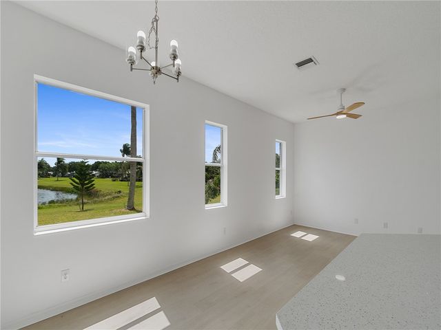424 53rd Square, Vero Beach, FL 32968