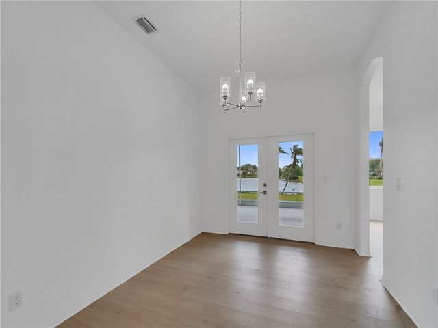 424 53rd Square, Vero Beach, FL 32968