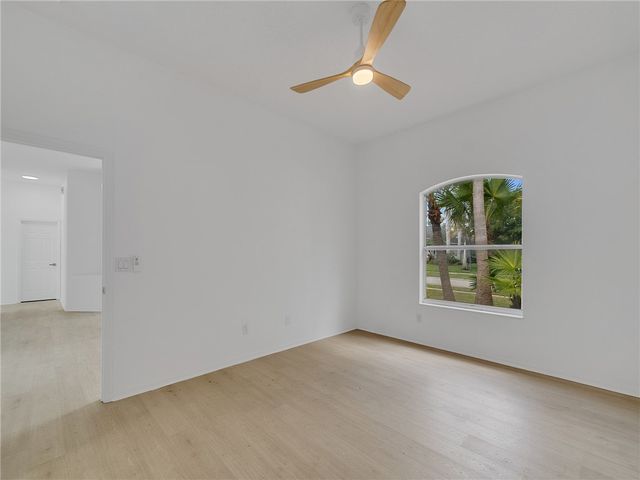 424 53rd Square, Vero Beach, FL 32968