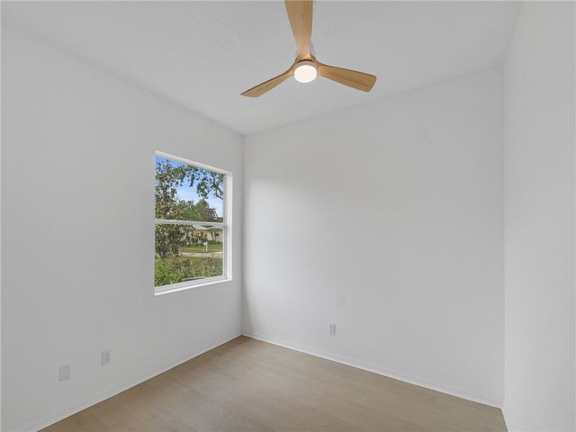424 53rd Square, Vero Beach, FL 32968