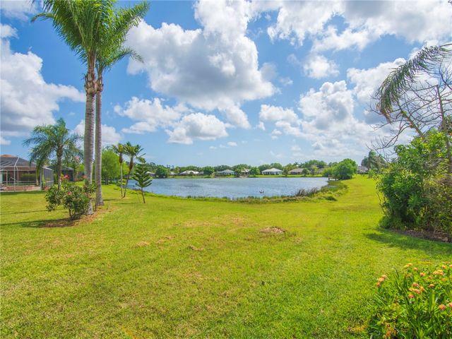 424 53rd Square, Vero Beach, FL 32968