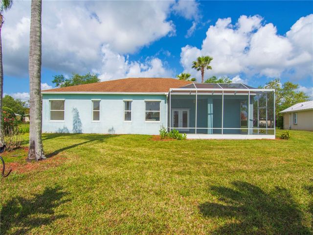 424 53rd Square, Vero Beach, FL 32968