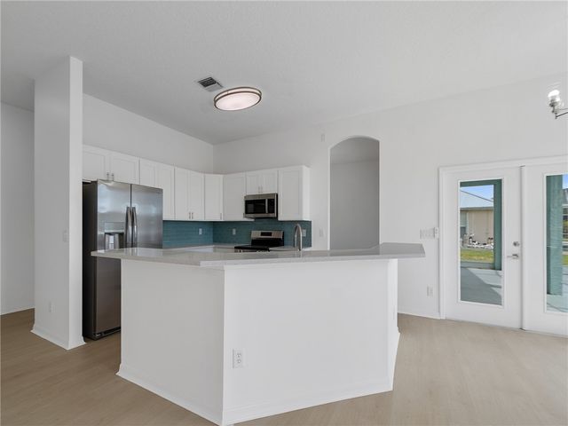 424 53rd Square, Vero Beach, FL 32968