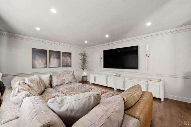 160 Wykoff Dr, Vacaville, CA 95688