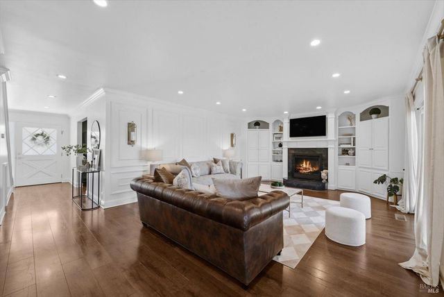 160 Wykoff Dr, Vacaville, CA 95688