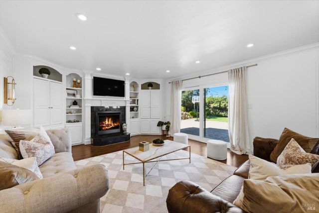 160 Wykoff Dr, Vacaville, CA 95688