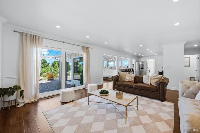 160 Wykoff Dr, Vacaville, CA 95688