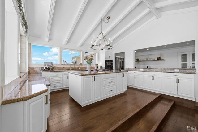 160 Wykoff Dr, Vacaville, CA 95688