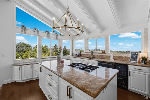 160 Wykoff Dr, Vacaville, CA 95688