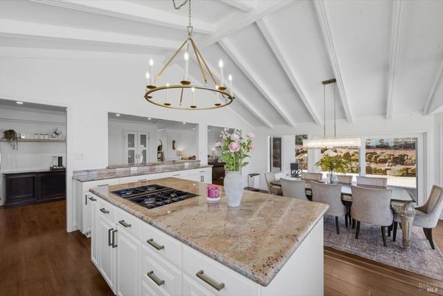 160 Wykoff Dr, Vacaville, CA 95688