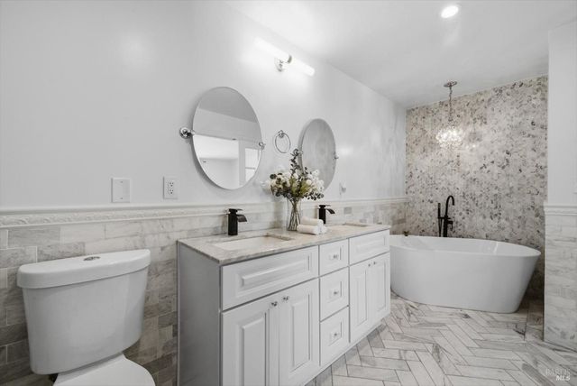 160 Wykoff Dr, Vacaville, CA 95688