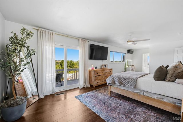 160 Wykoff Dr, Vacaville, CA 95688