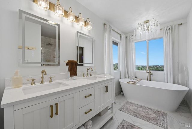 160 Wykoff Dr, Vacaville, CA 95688