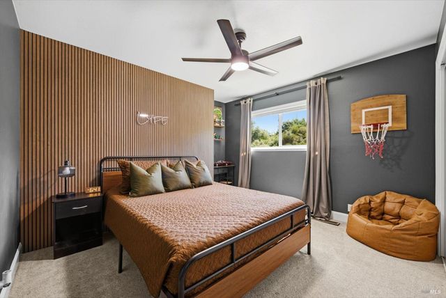 160 Wykoff Dr, Vacaville, CA 95688