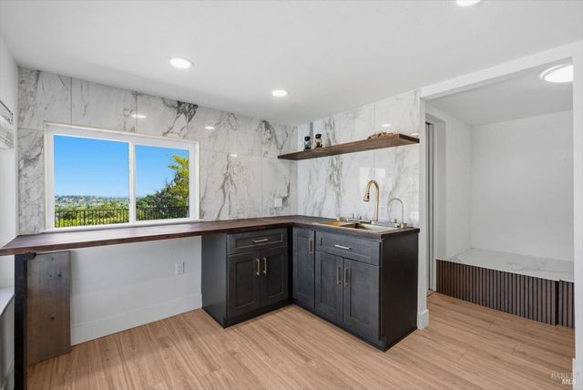 160 Wykoff Dr, Vacaville, CA 95688