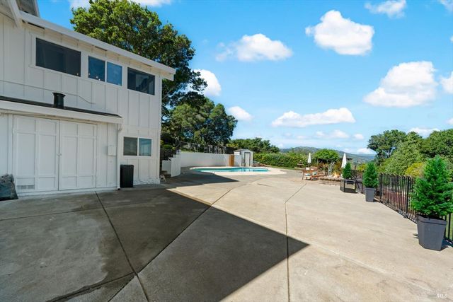 160 Wykoff Dr, Vacaville, CA 95688