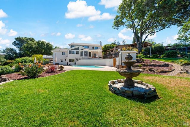 160 Wykoff Dr, Vacaville, CA 95688