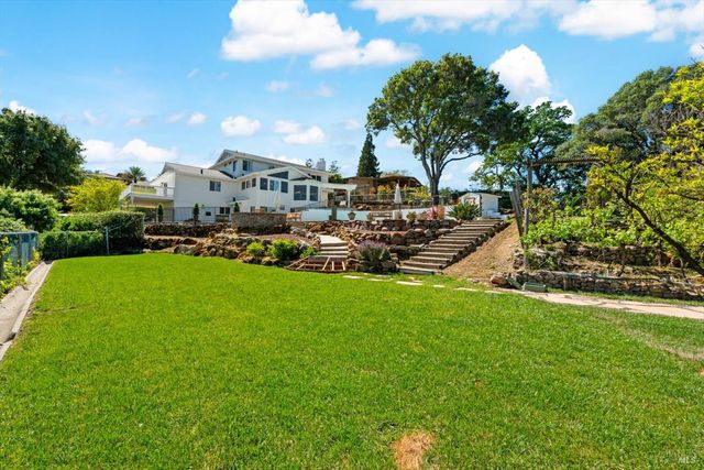 160 Wykoff Dr, Vacaville, CA 95688