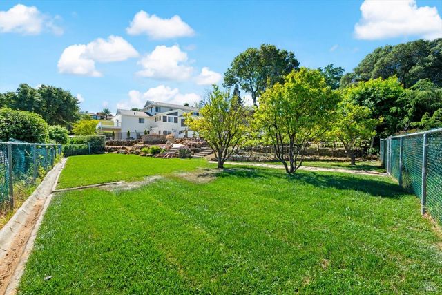 160 Wykoff Dr, Vacaville, CA 95688